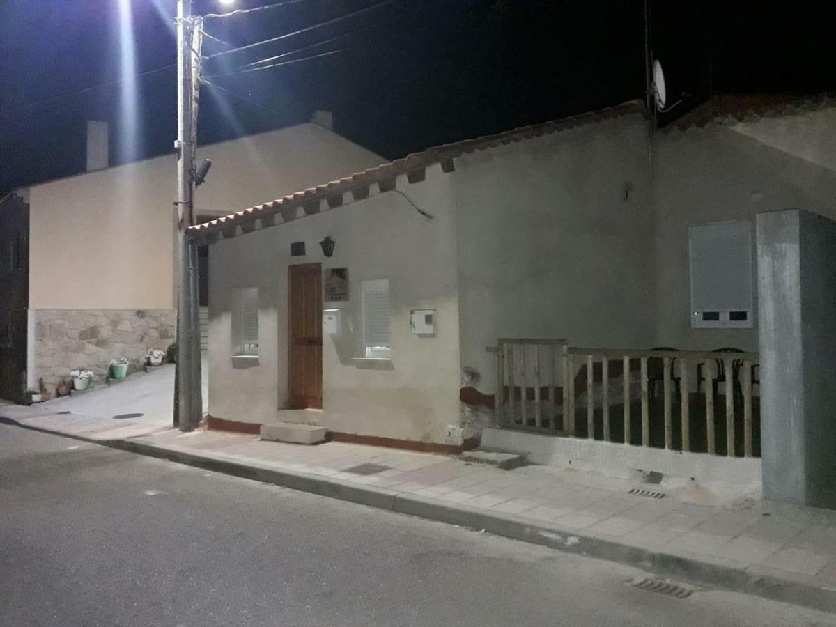 Casa Sillada Villa Muelas del Pan Exterior photo